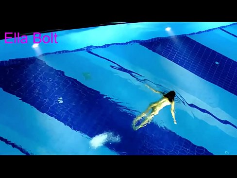 ❤️ Saya tidak bisa berhenti menonton, pirang muda tertangkap basah berenang di kolam resor ELLA BOLT ❤❌  Sex di id.ttsex.ru